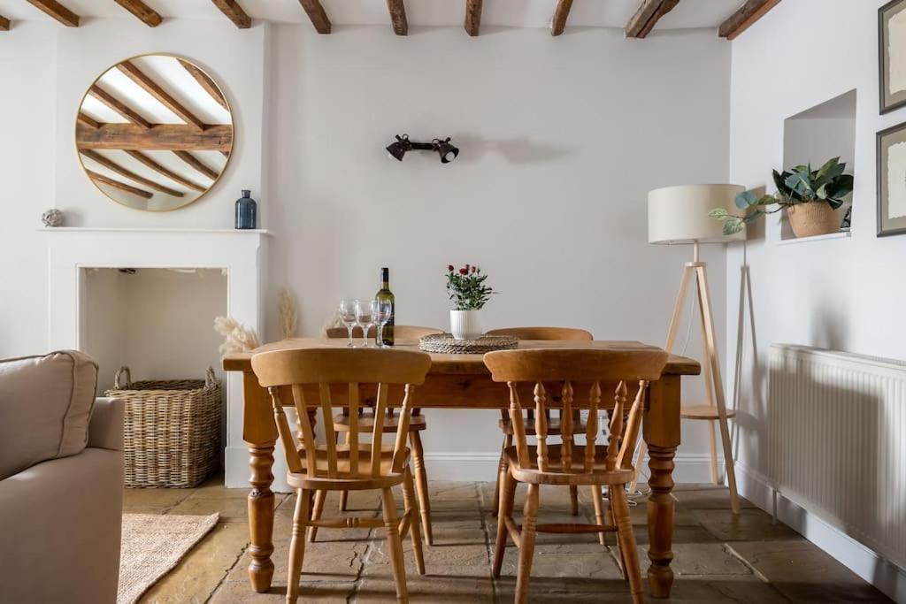 Charming 17Th Century Cotswold Cottage Adlestrop Exterior photo